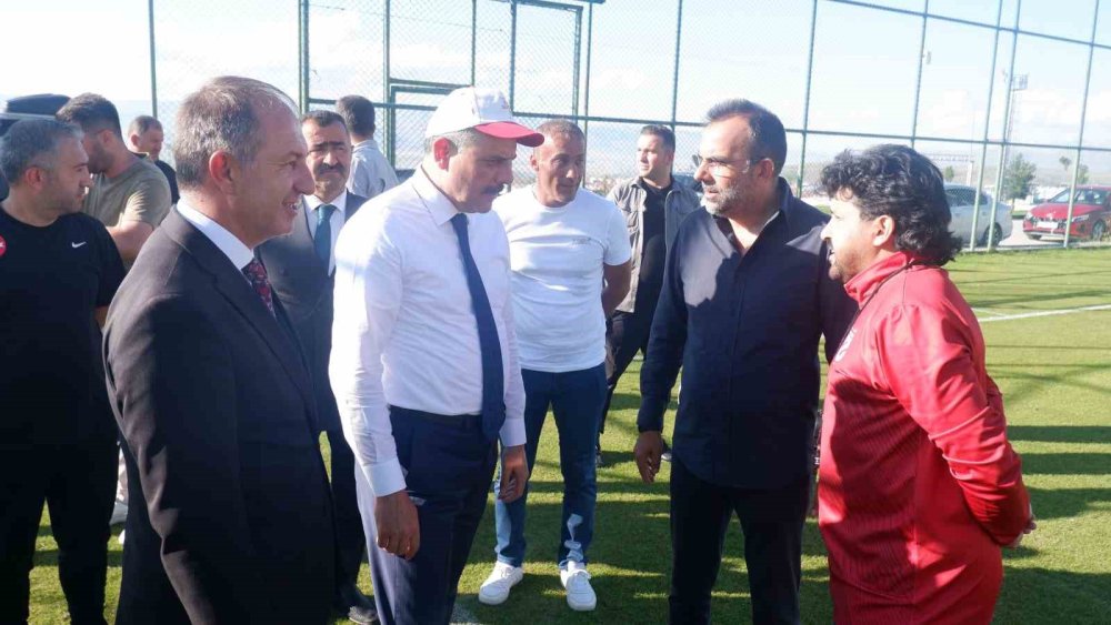 Suudi Arabistan futbol takımları Palandöken'e hayran kaldı