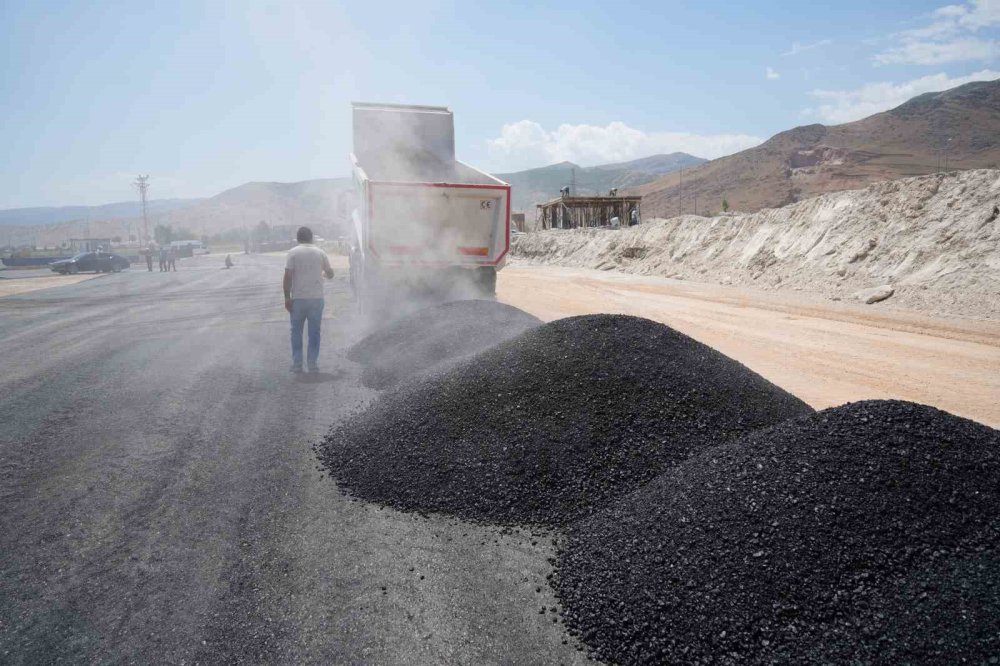 Muş’ta dev yatırım ile kurulan tesiste asfalt üretilmeye başladı