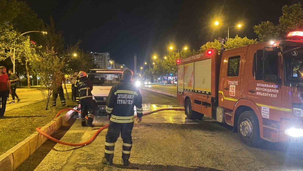 Diyarbakır’da park halindeki çekici yandı