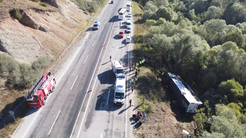 Yolcu otobüsünde 1 kişi öldü, 33 kişi yaralandı