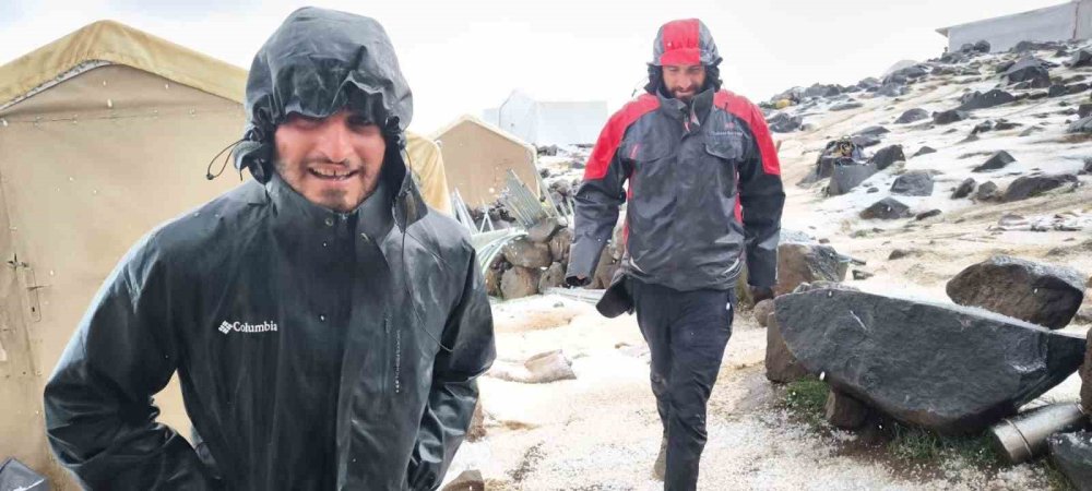 Zirveye ulaşmak için engel tanımadılar