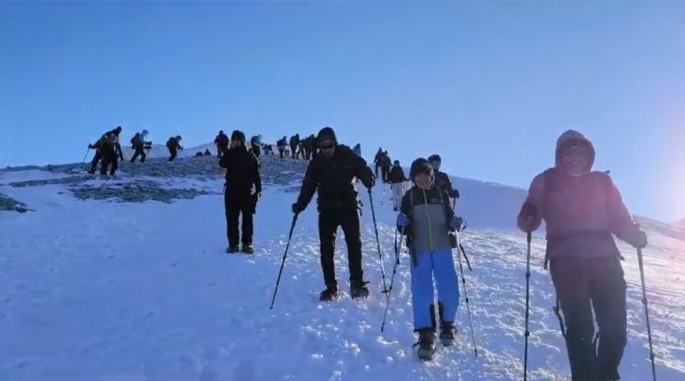 Zirveye ulaşmak için engel tanımadılar