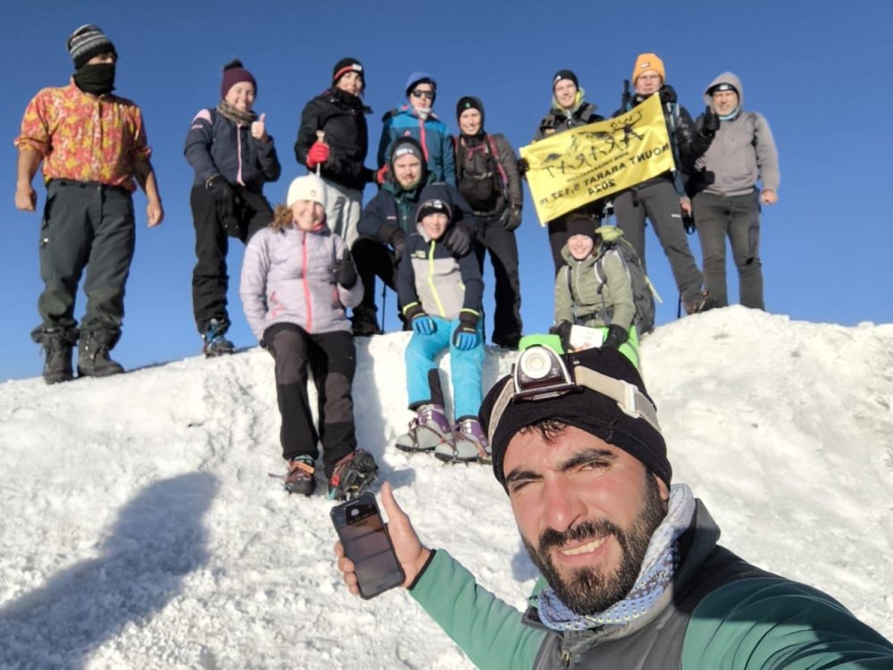 Zirveye ulaşmak için engel tanımadılar