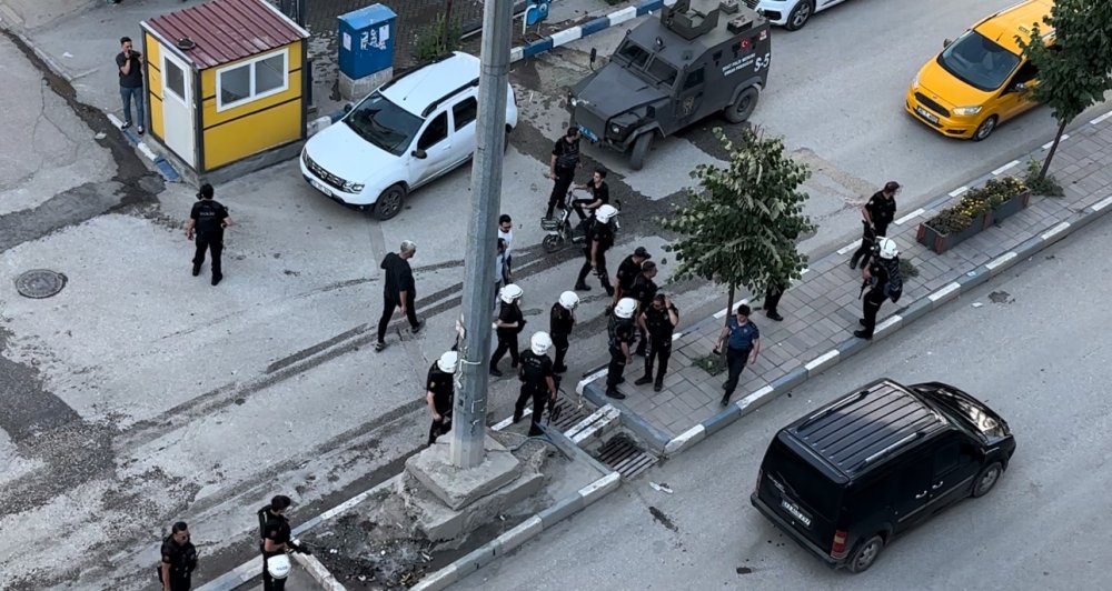 Yüksekova’da farklı aşiretlere mensup 2 grup arasında kavga çıktı