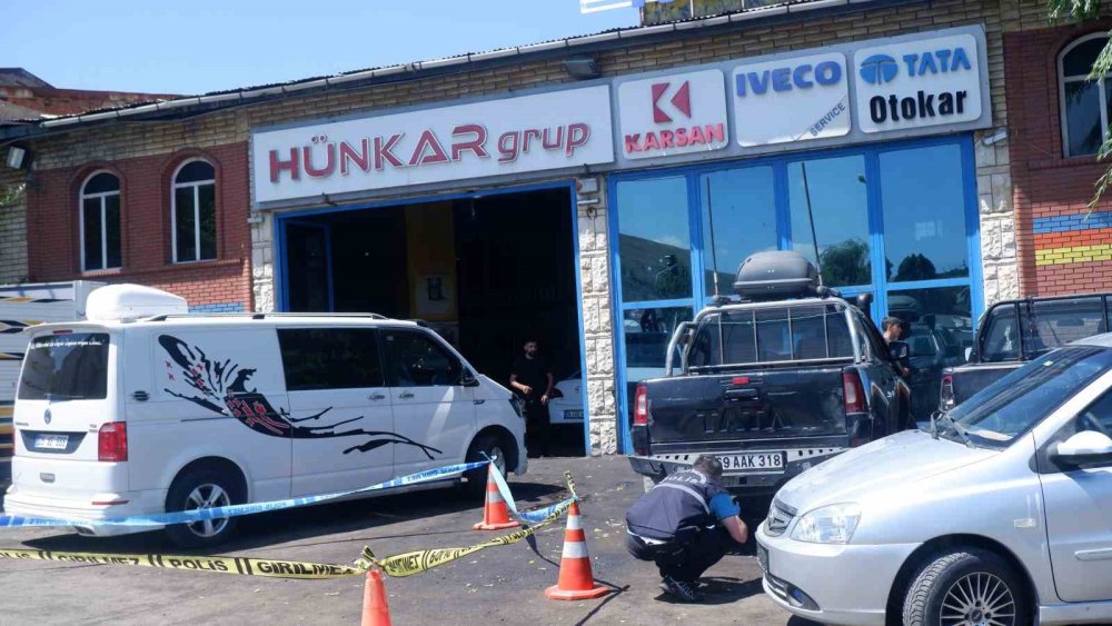 Erzurum’da bir iş yerine kurşun yağdı