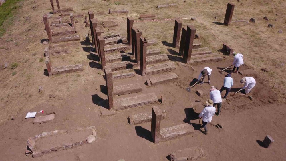 Bitlis'te dünyanın en büyük Türk İslam mezarlığı restorasyonlarla iyileştiriliyor