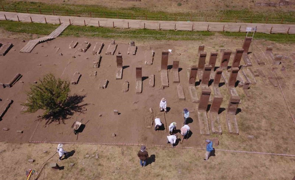 Bitlis'te dünyanın en büyük Türk İslam mezarlığı restorasyonlarla iyileştiriliyor