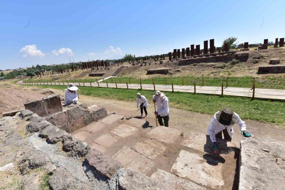 Bitlis'te dünyanın en büyük Türk İslam mezarlığı restorasyonlarla iyileştiriliyor