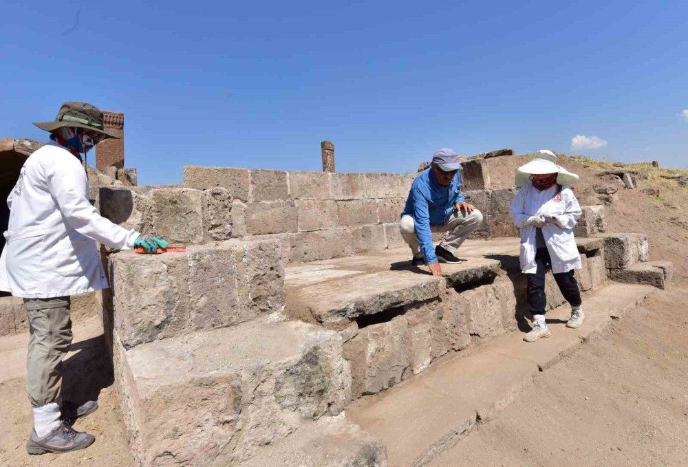 Bitlis'te dünyanın en büyük Türk İslam mezarlığı restorasyonlarla iyileştiriliyor