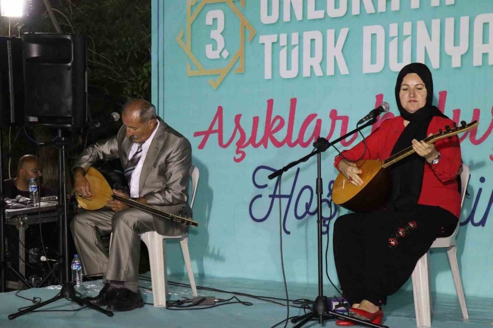 Erzurum'da Ünlükaya Türk Dünyası Aşıklar buluşmasına yoğun ilgi