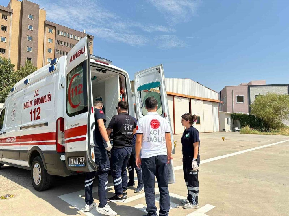 Diyarbakır’da kazada yaralanan kadın, ambulans helikopterle hastaneye kaldırıldı