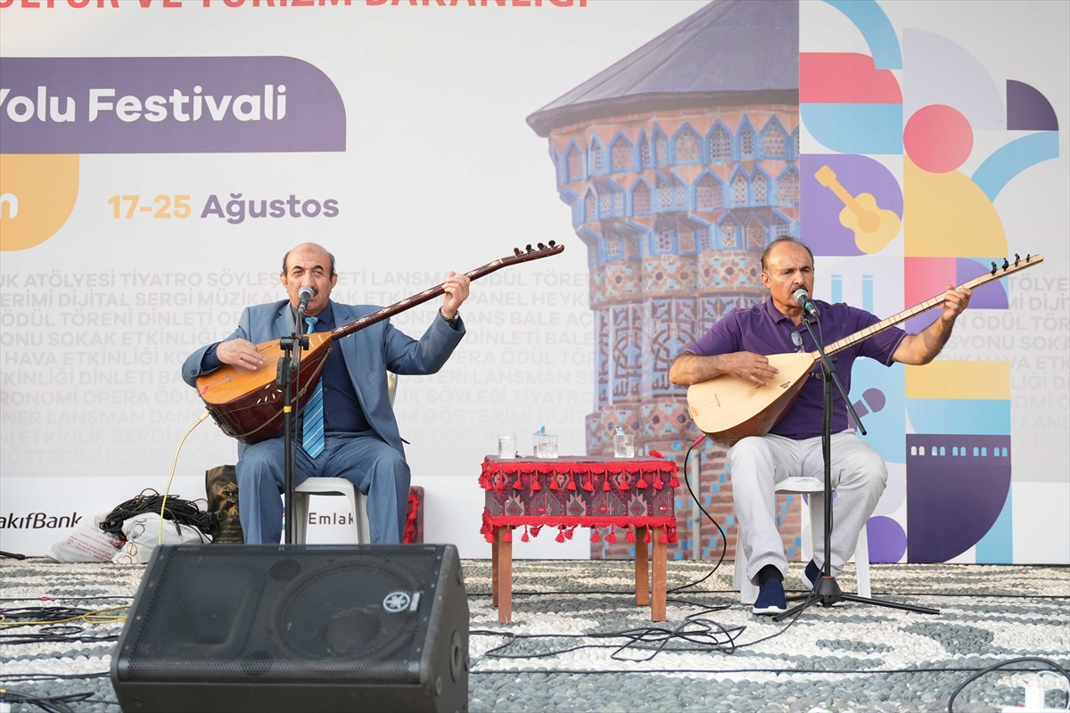 aa-20240821-35452251-35452248-erzurum-kultur-yolu-festivali-konser-ve-etkinliklerle-devam-ediyor.jpg