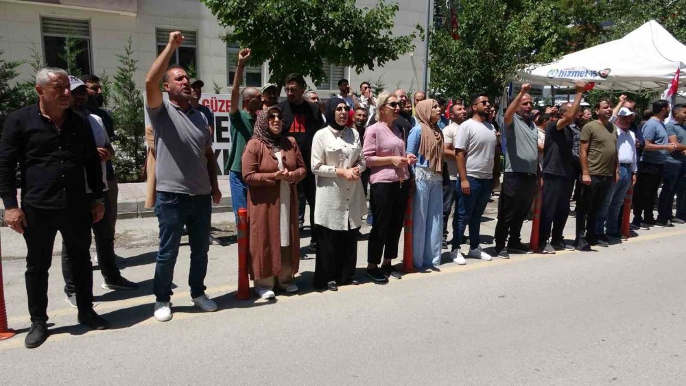 Van’da belediyelerden çıkarılan işçiler 114 gündür haklarını arıyor