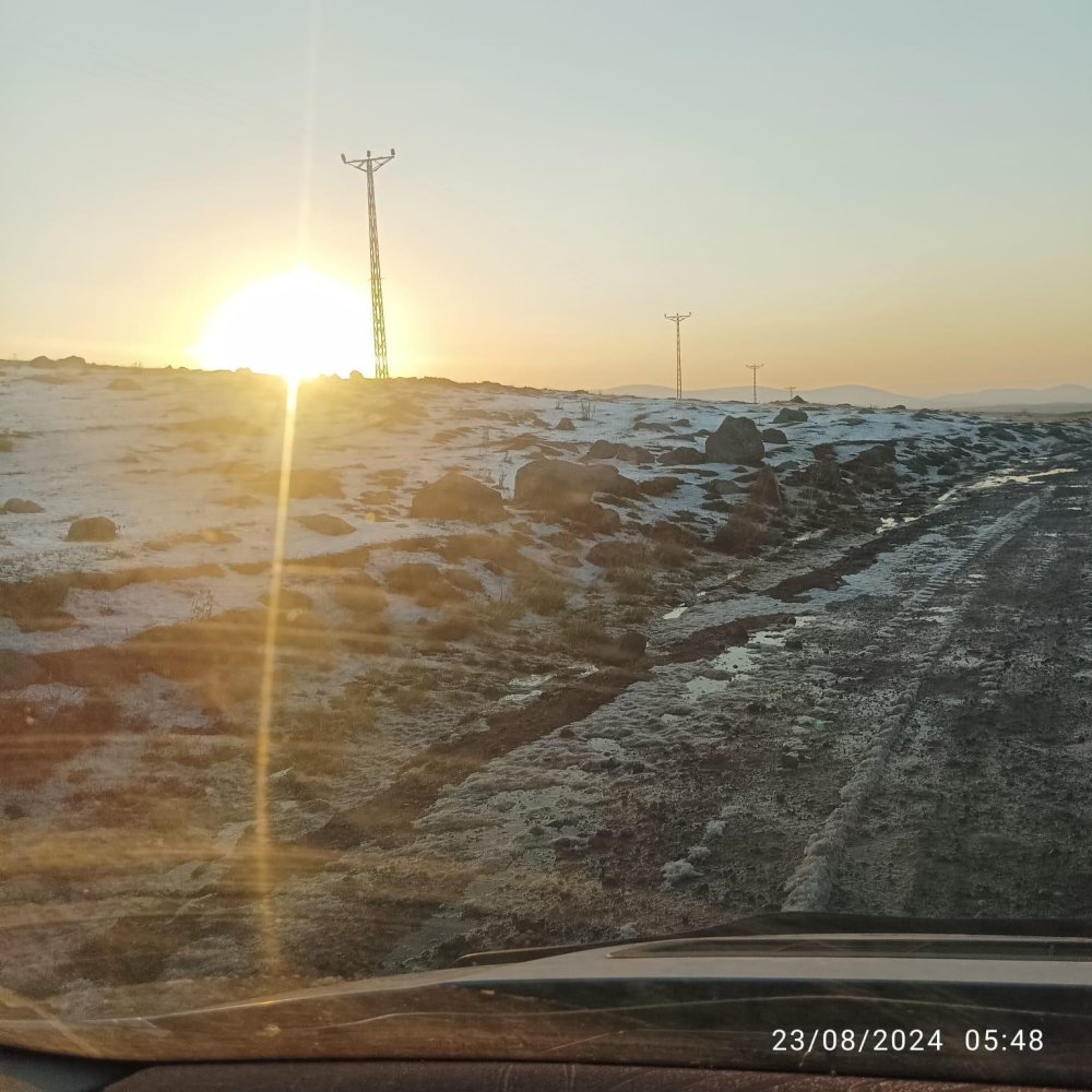 Ardahan'da Ağustos ayında şaşırtan görüntü