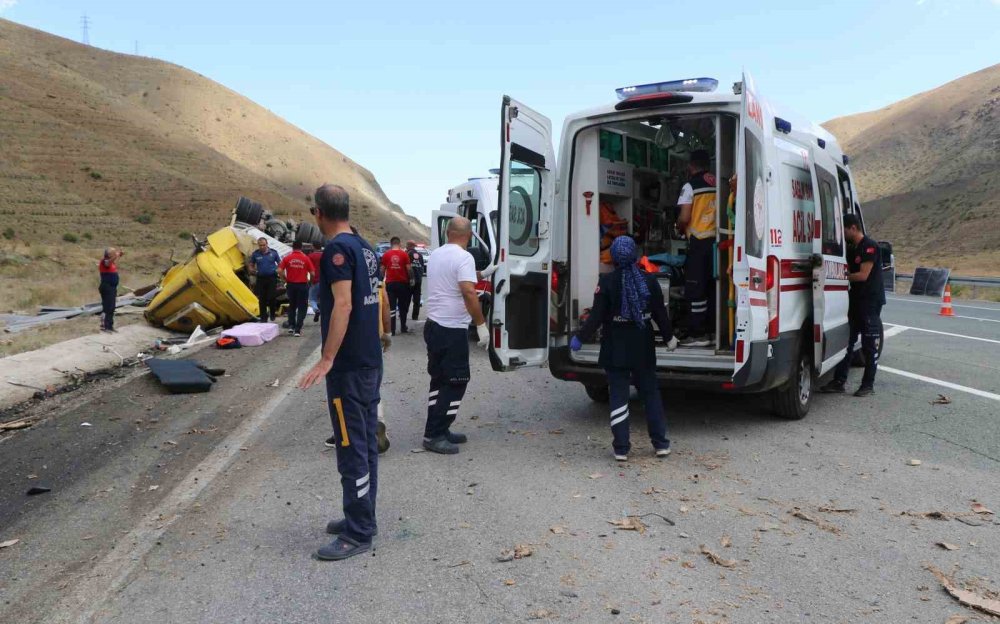 Ticari taksi ile Ağrı'dan Ankara'ya gidiyorlardı