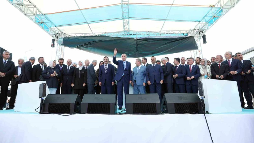 Cumhurbaşkanı Erdoğan: "Ülkemize istikamet çizildiği günler geride kalmıştır"