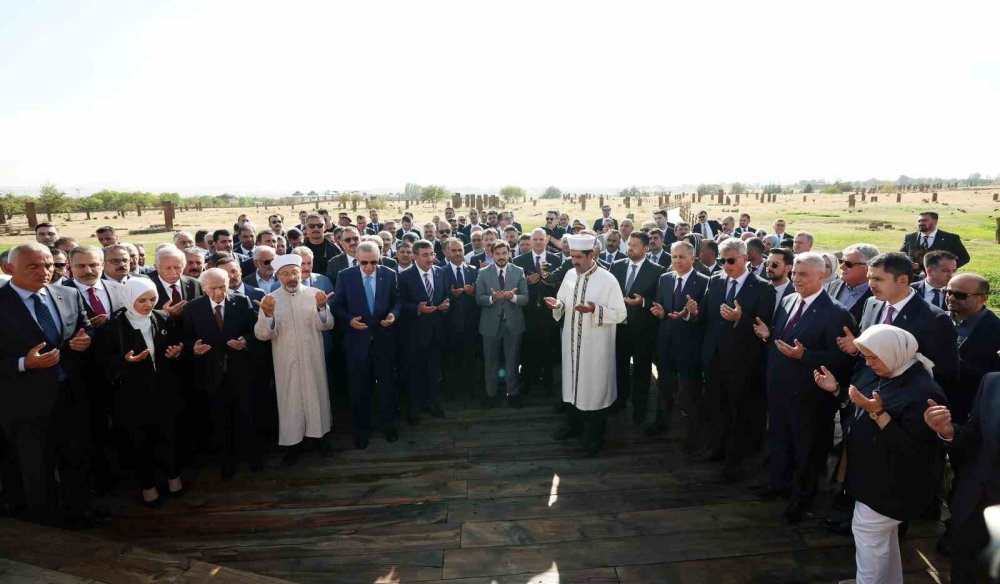 Cumhurbaşkanı Erdoğan’dan Selçuklu Mezarlığı ziyareti