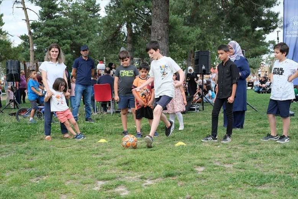 Erzurum'da Gençlik ve Spor Festivaline yoğun ilgi