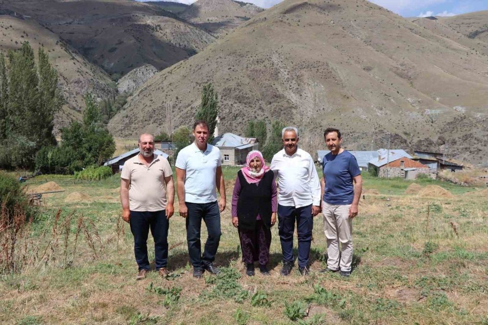 Erzurum'da 72'lik Fikriye Nine köyüne muhtar oldu