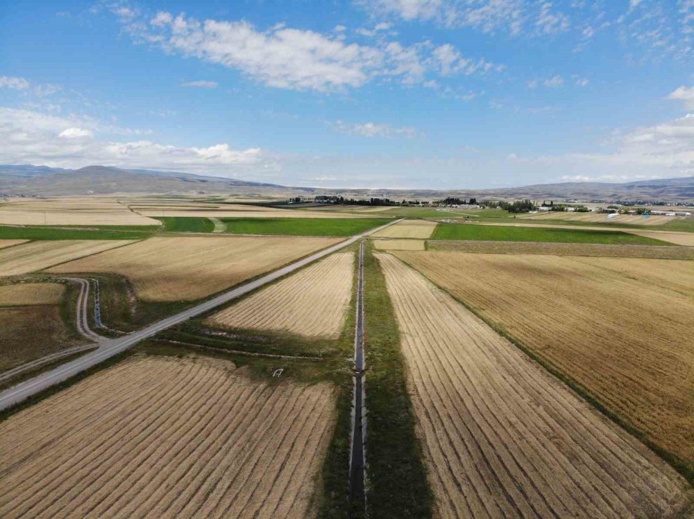 Kars’ta tarım arazilerinin dron görüntüsü hayran bıraktı