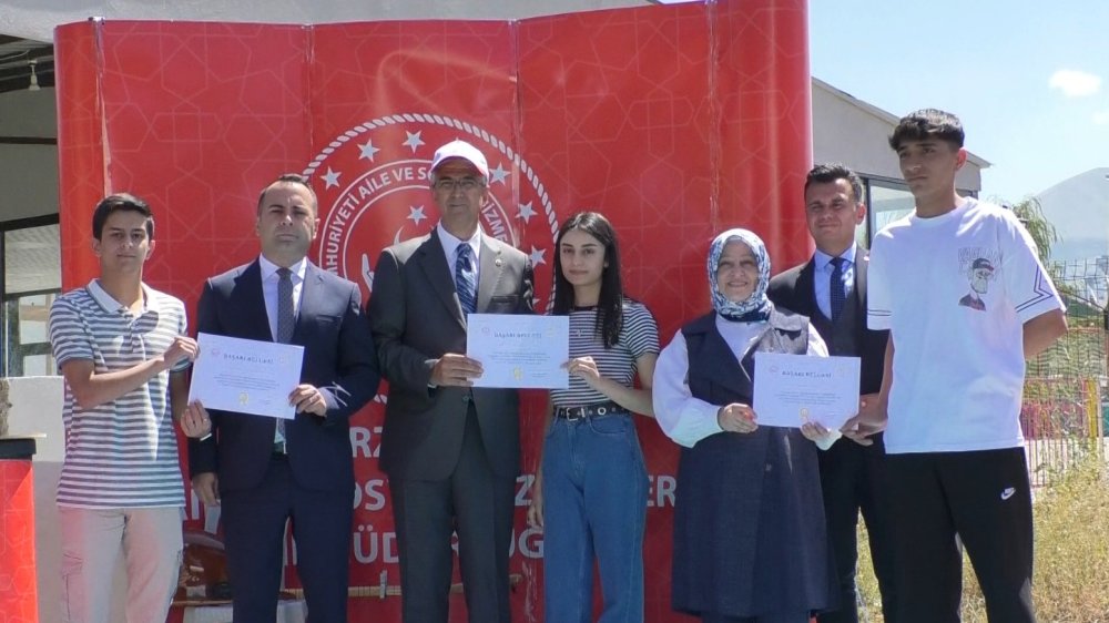 Erzurum’da Çocuk ve Gençlik Festivali coşkusu