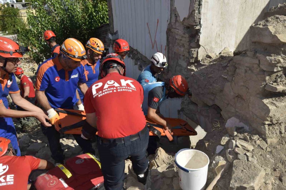 Diyarbakır'da gerçeği aratmayan deprem tatbikatı