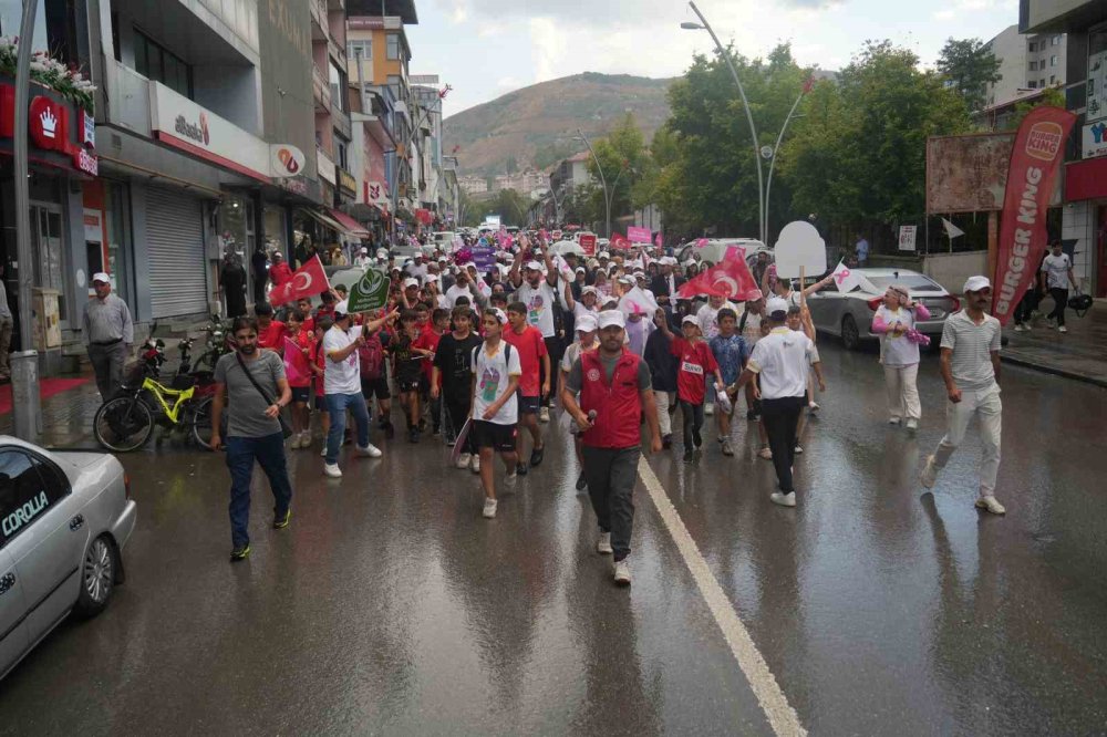 Muş'ta gönüllü gençlerden kanser farkındalığı