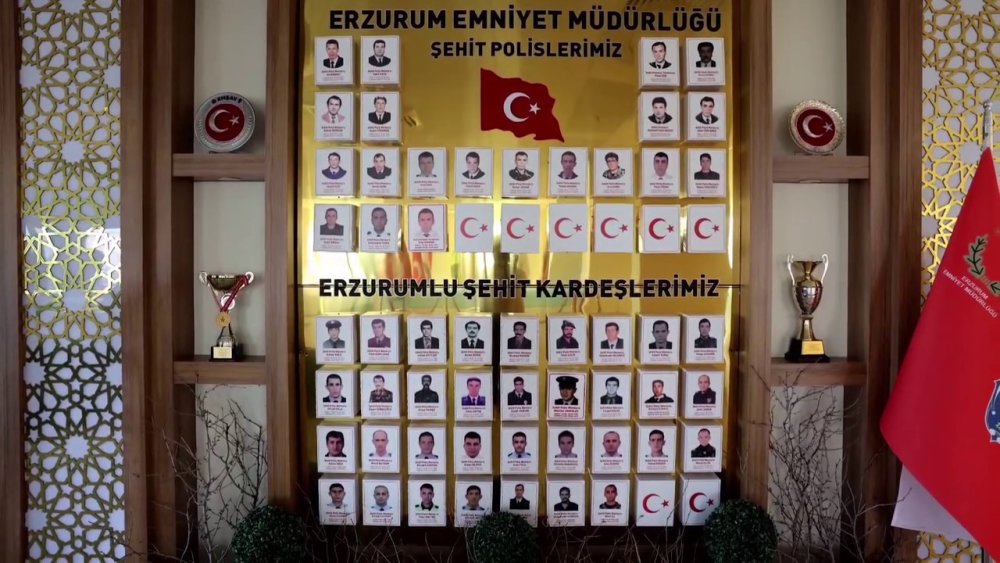 Erzurum Emniyeti şehitlerini unutmuyor