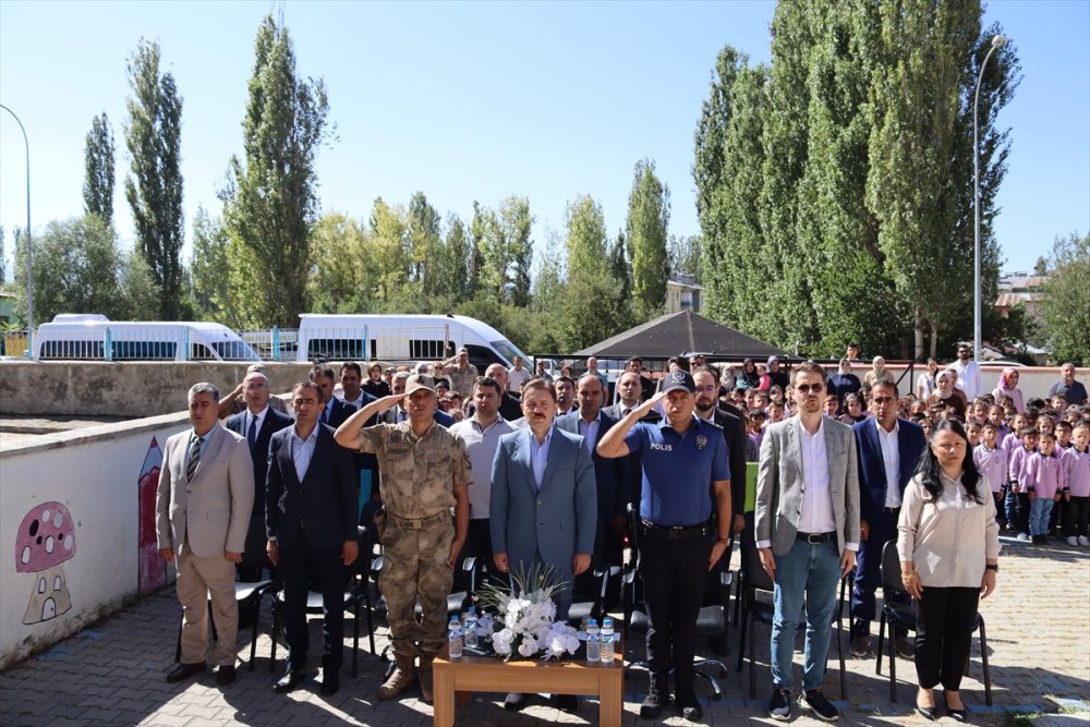 Erzurum'da İlköğretim Haftası töreni