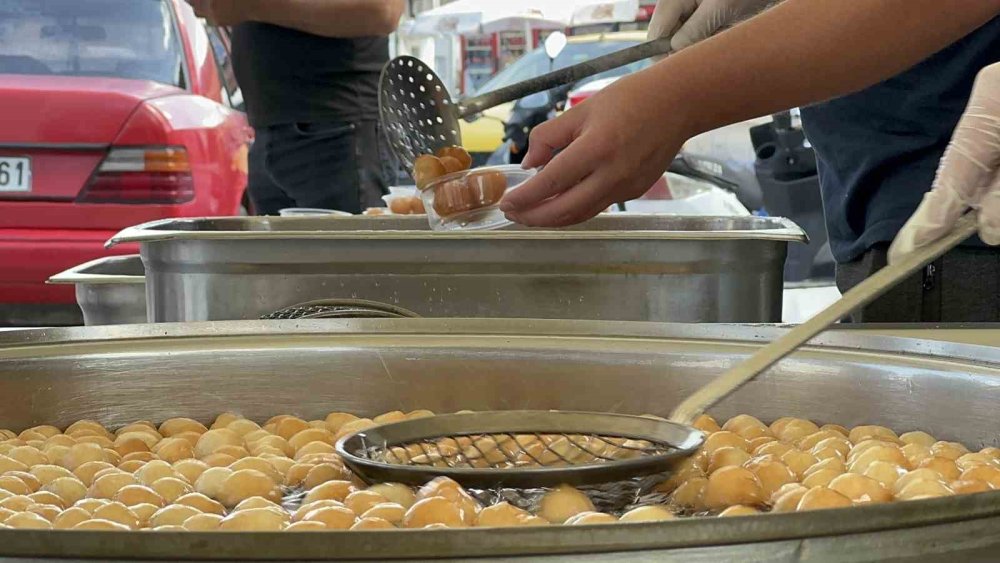 Narin adına Düzce'de lokma dağıtıldı