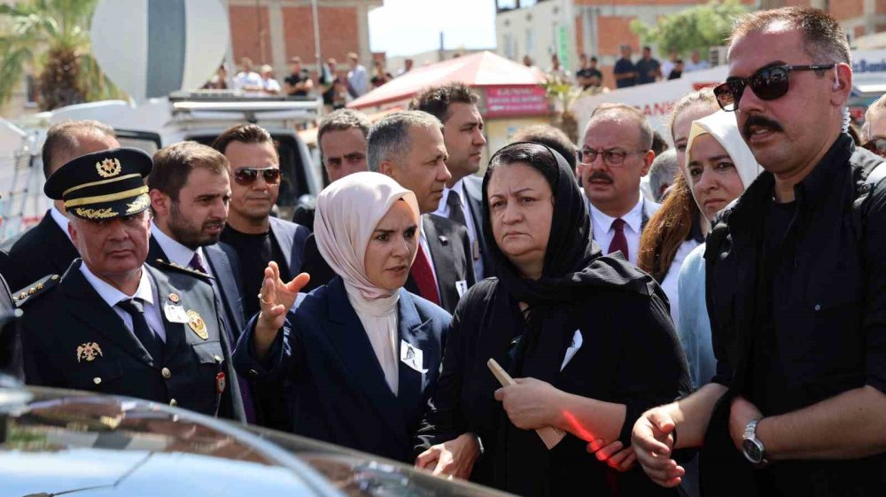 İsrail’in katlettiği Ayşenur, tekbirlerle uğurlandı