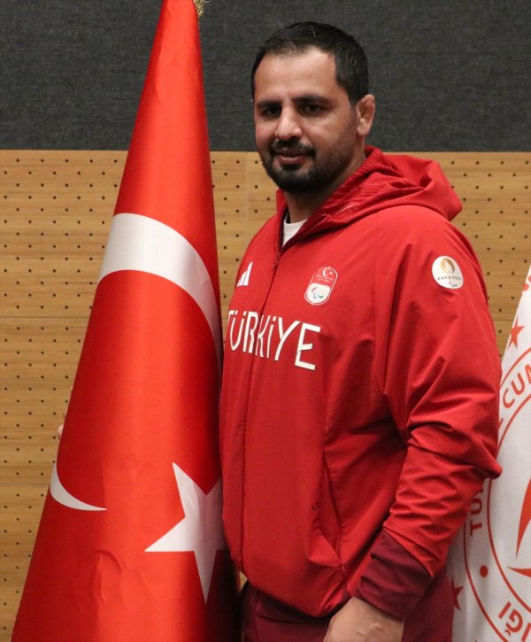 aa-20240915-35647349-35647345-ibrahim-bolukbasi-gures-ile-basladigi-spor-hayatini-judoda-altin-ile-taclandirdi.jpg