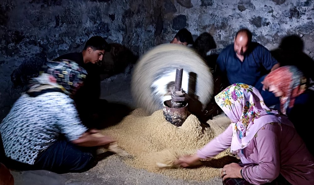 Kars'ta Malakanlar'ın yaptığı değirmen köylülere hizmet veriyor