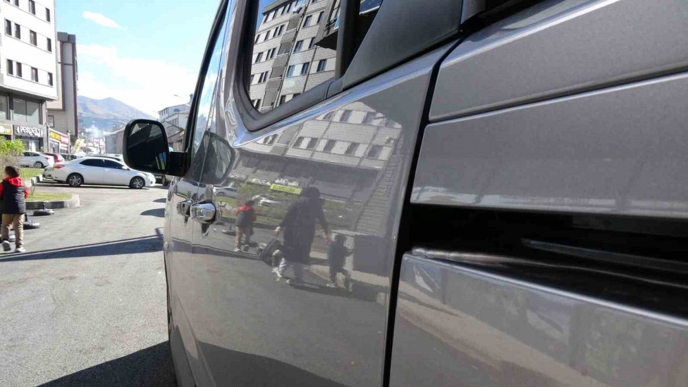 Erzurum'da, sıfır Opel marka araç alan adam şok yaşadı