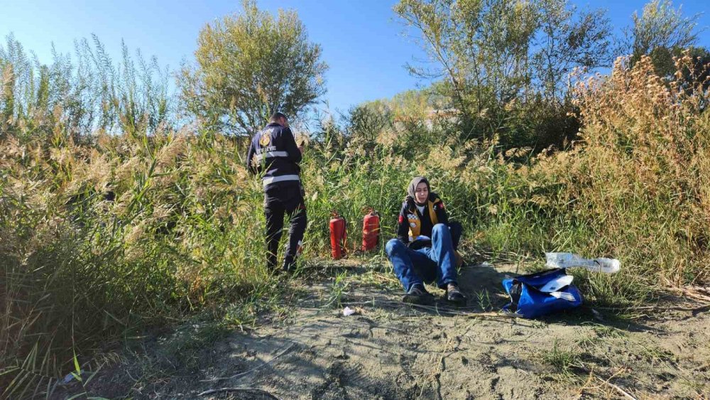 Van’da otomobil yoldan çıktı: 3 yaralı