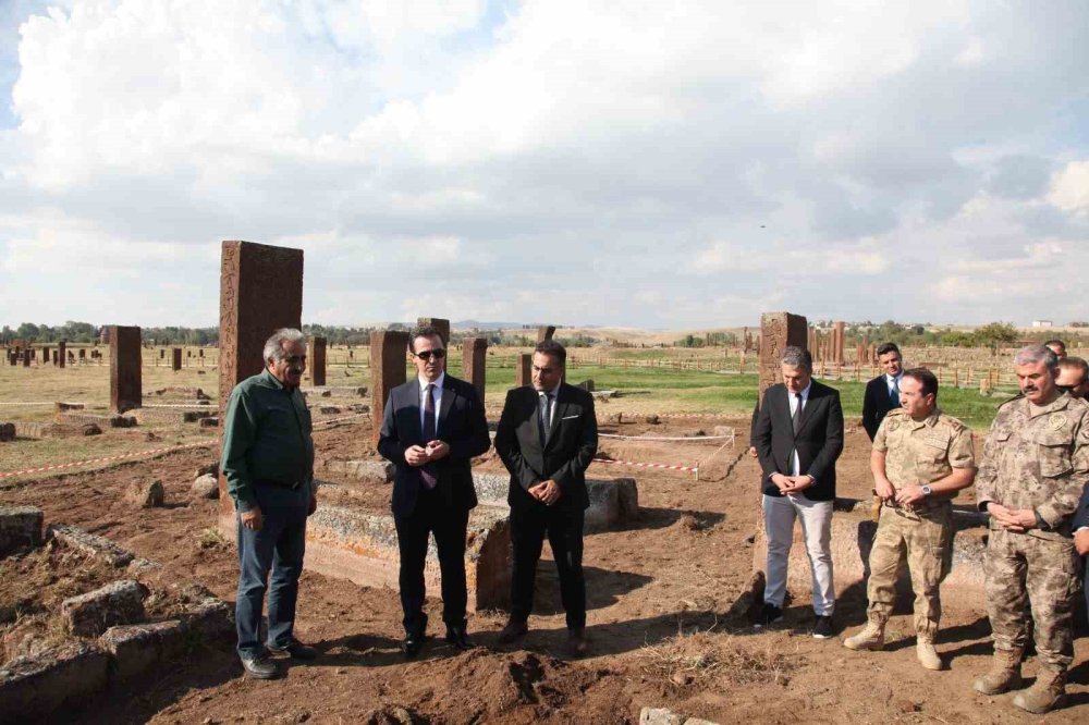 Bitlis’in yeni Valisi Karakaya'dan Ahlat'a ziyaret