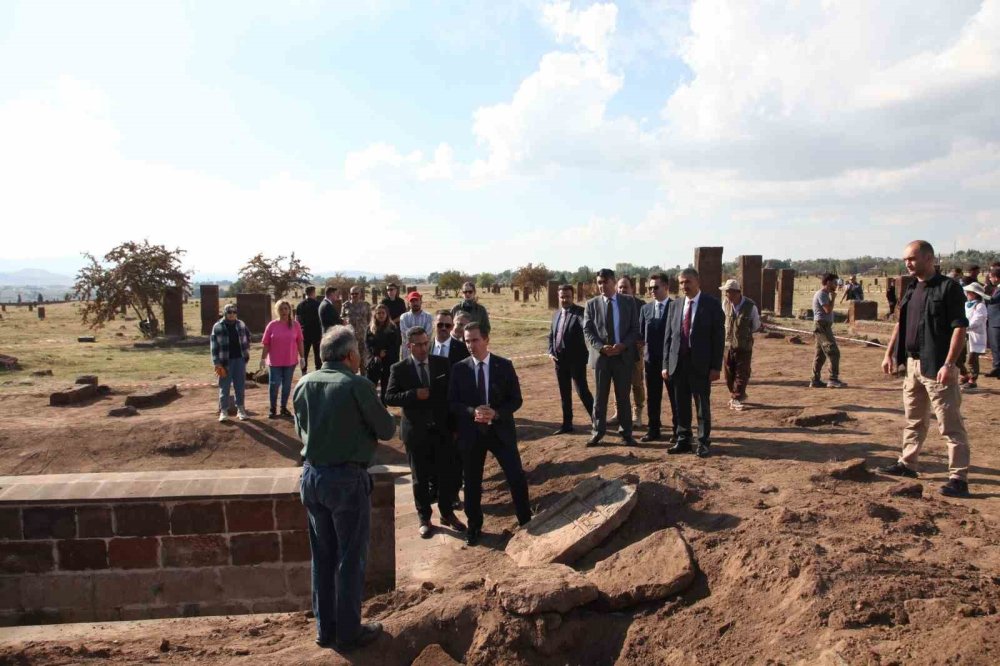 Bitlis’in yeni Valisi Karakaya'dan Ahlat'a ziyaret