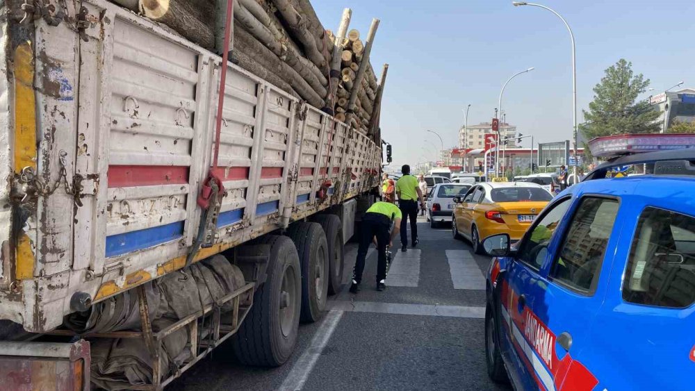 Diyarbakır’da tır çarpan yaşlı adam öldü