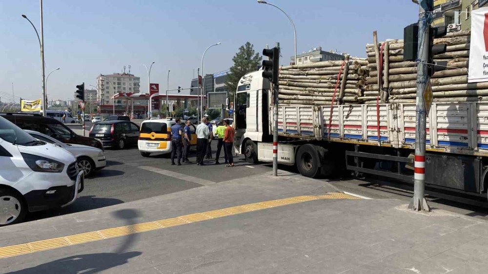 Diyarbakır’da tır çarpan yaşlı adam öldü