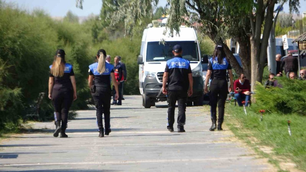 Van'da kaybolan genç kızın babası perişan