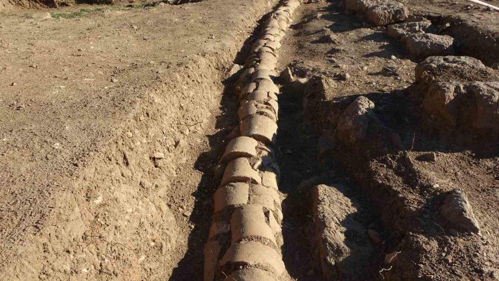 Bitlis Kalesi’nde 500 yıllık su künkleri bulundu