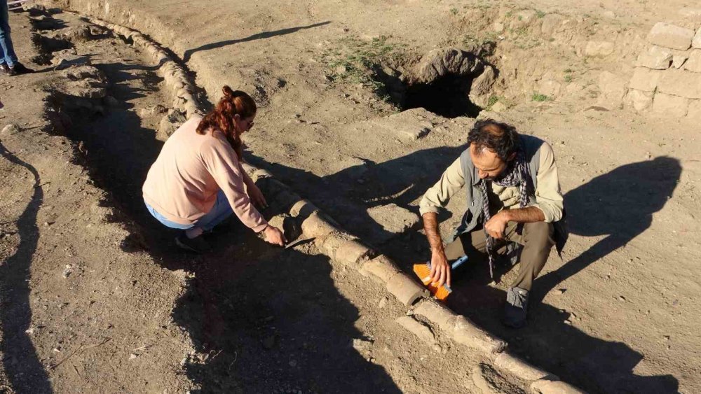 Bitlis Kalesi’nde 500 yıllık su künkleri bulundu