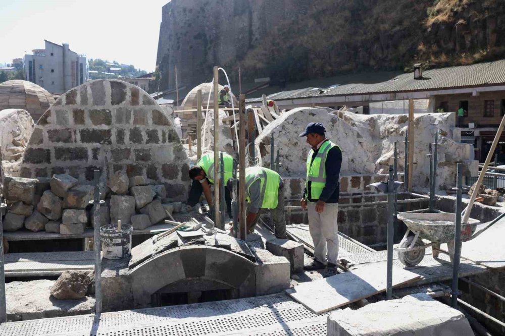 Bitlis’in tarihi dokusu yenileniyor