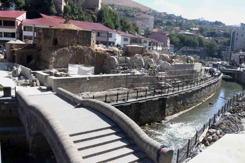 Bitlis’in tarihi dokusu yenileniyor