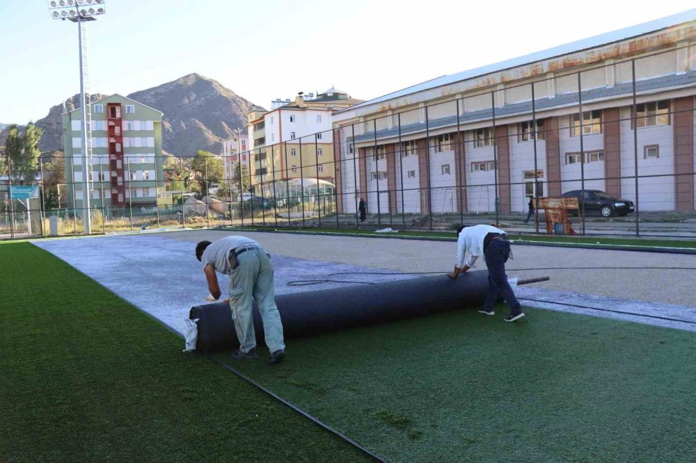 Erzurum'da o stadyumun zemini yenileniyor