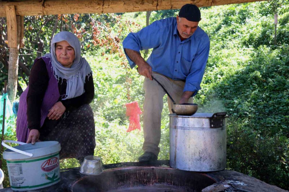 Bitlis'te üzüm pekmezinin zorlu yolculuğu