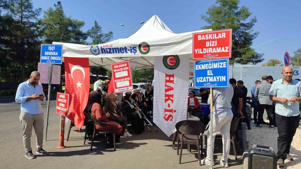 Diyarbakır'da belediyelerden çıkartılan işçilerin eylemine destek