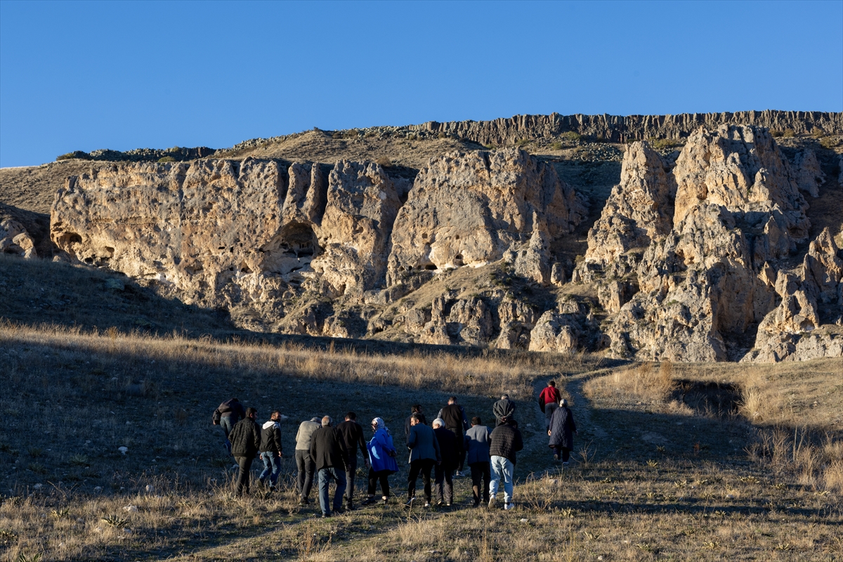 aa-20241008-35855233-35855222-2025-turizm-baskenti-erzurumda-yeni-turizm-rotalari-olusturuldu.jpg