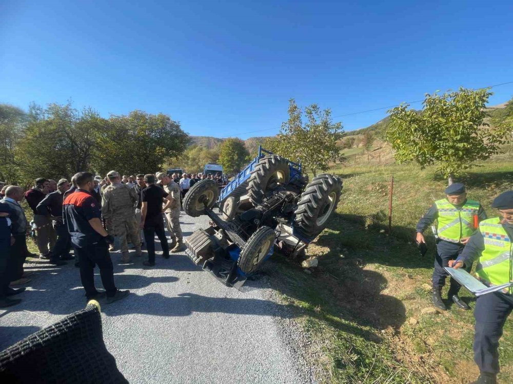 Bitlis'te traktör devrildi: Sürücü hayatını kaybetti