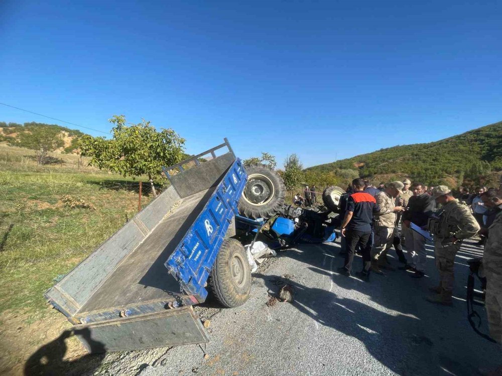 Bitlis'te traktör devrildi: Sürücü hayatını kaybetti